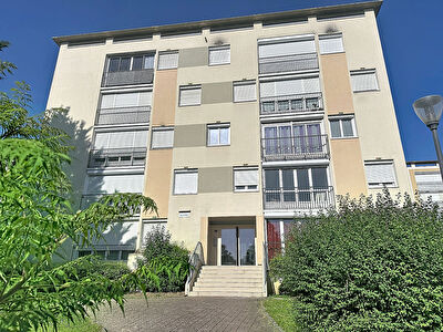 Chevigny-Saint-Sauveur : T4 - RDC - cave