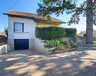 Maison avec gîte et piscine intérieure