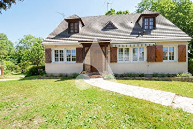 Maison 9 pièces 140 m² · à Orry-la-Ville · 140 m² · 389 000 €