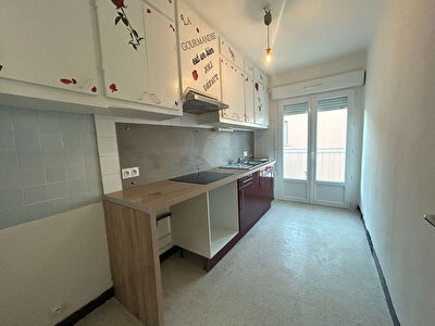 Le Grau Du Roi - APPARTEMENT - 3 CHAMBRES - BALCON ET JARDINET
