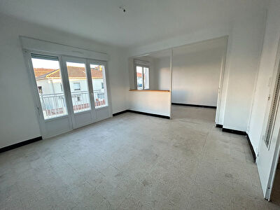 Le Grau Du Roi -  APPARTEMENT - 3 CHAMBRES - BALCON ET JARDINET