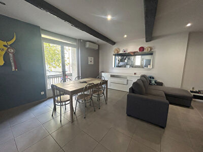 VAUVERT CENTRE VILLE - LOCATION A L'ANNEE MEUBLEE