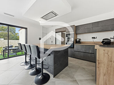 VERGÈZE - VILLA CONTEMPORAINE NEUVE - 3 chambres - Suite parentale RDC -  Garage - Calme absolu - DPE A