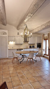 Aigues-Mortes - A LOUER Appartement meublé 3 pièces - 72 m² - Lumineux - Dernier étage