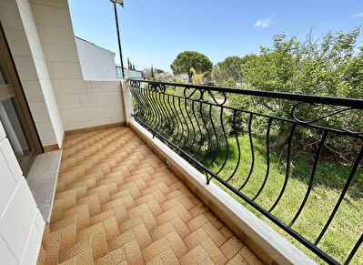 AIGUES-MORTES - Appartement une chambre avec terrasse et stationnement