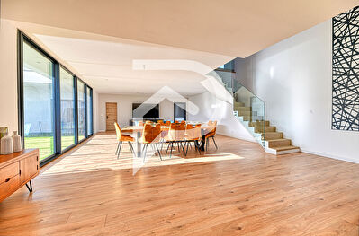 Maison Langlade 6 pièces 269 m²