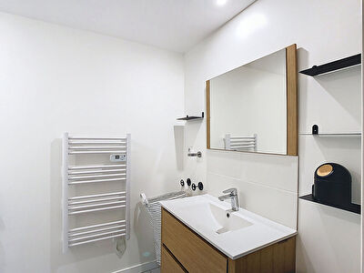 TOURS VELPEAU Appartement T1 avec parking et terrasse