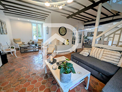 Maison Hénonville - 8 pièce(s) - 130 m2