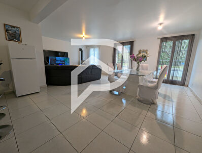 Maison Meru 7 pièce(s) 150 m2