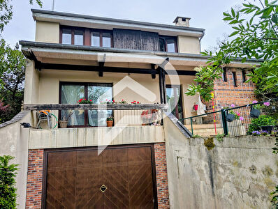 Maison Meru 9 pièce(s) 180 m2