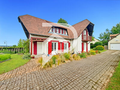 Maison Le Mont Saint Adrien 6 pièce(s) 121 m2