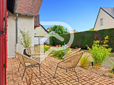 Maison Le Mont Saint Adrien 6 pièce(s) 121 m2