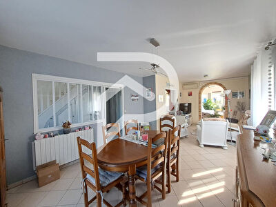 Maison Bonlier proche 8 pièce(s) 138 m2