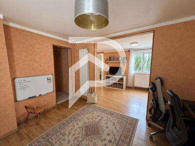 Maison Meru 4 pièce(s) 73 m2