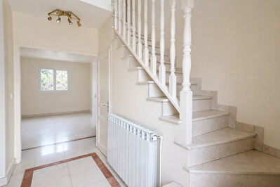 Sarcelles SECTEUR CALME ET RECHERCHÉ-  Pavillon en impasse 6 pièce(s) 150 m2