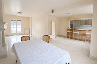 Sarcelles SECTEUR CALME ET RECHERCHÉ-  Pavillon en impasse 6 pièce(s) 150 m2