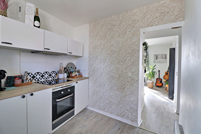 appartement 2 pièces 41 m2 NEAUPHLE LE CHATEAU photo 2