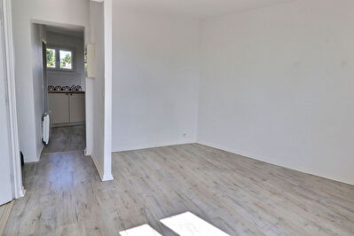 appartement 2 pièces 41 m2 NEAUPHLE LE CHATEAU photo 8