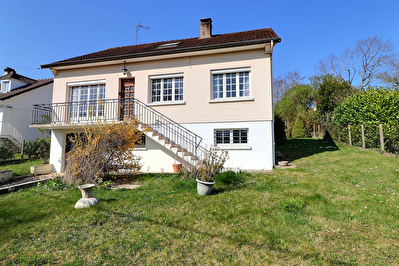 Maison 7 pièces 140 m2 SAINT ARNOULT EN YVELINES photo 2