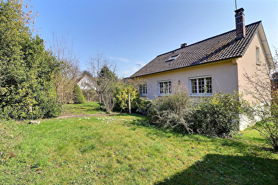 Maison 7 pièces 140 m2 SAINT ARNOULT EN YVELINES photo 3