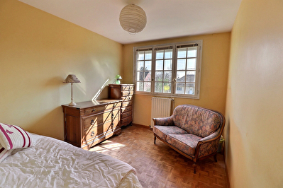 Maison 7 pièces 140 m2 SAINT ARNOULT EN YVELINES photo 8