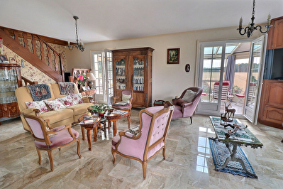 Maison Hermeray 6 pièce(s) 184 m2 HERMERAY photo 4