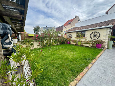 Maison 120m² , piscine et dépendance - secteur St Cécile