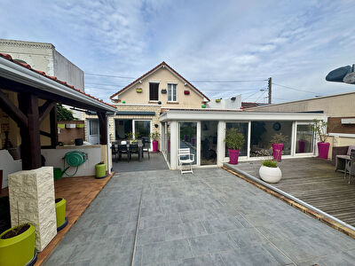 Maison 120m² , piscine et dépendance - secteur St Cécile