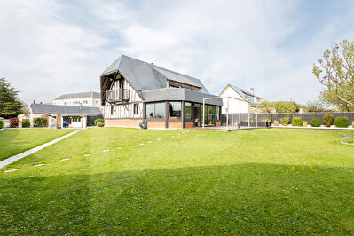 RARE A LA LOCATION - Magnifique maison familiale de 169 m² avec dépendance