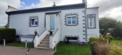 MAISON AVEC VIE DE PLAIN-PIED -  SOUS-SOL COMPLET - 97M2 -  DEPENDANCE - SAINT SAUVEUR D'EMALLEVILLE