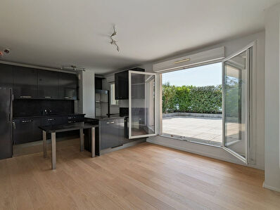 APPARTEMENT 4 PIÈCES DE 75 m² AVEC TERRASSE DE 48 m² BEZONS photo 2