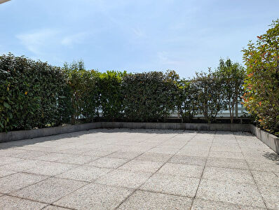 APPARTEMENT 4 PIÈCES DE 75 m² AVEC TERRASSE DE 48 m² BEZONS photo 4