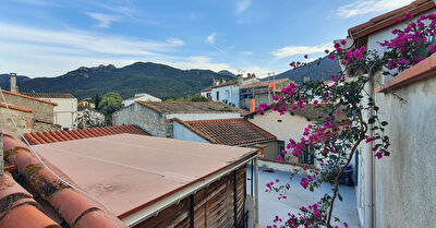 SOREDE - Maison de Village en 3 faces avec balcon vue sur les Albères