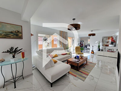 Latour Bas Elne -  Superbe villa avec piscine et garage