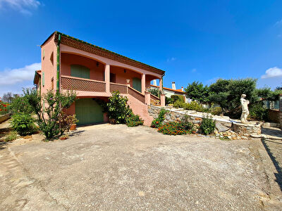 Bompas Villa de Type 7 de 196m2 habitables sur 635m2 de terrain
