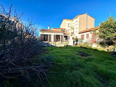 Villa 3 faces de Type 4 de 120m2 habitables avec terrain attenant