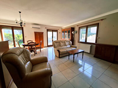 Villa 3 faces de Type 4 de 120m2 habitables avec terrain attenant