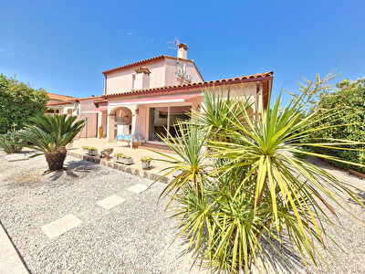 TOULOUGES? SUPERBE VILLA 3 FACES AVEC PISCINE, GARAGE ET JARDIN 