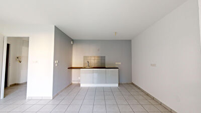 Appartement Ville La Grand  T2 bis + Parking
