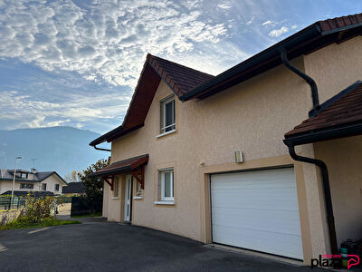 Maison meublée à Gaillard  avec jardin et garage