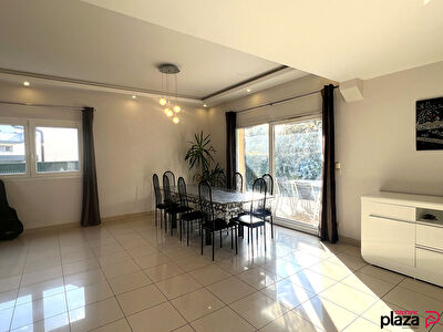 Maison meublée à Gaillard  avec jardin et garage