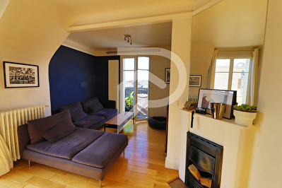 Appartement Courbevoie 3 pièce(s) 48.61 m2