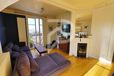 Appartement Courbevoie 3 pièce(s) 48.61 m2
