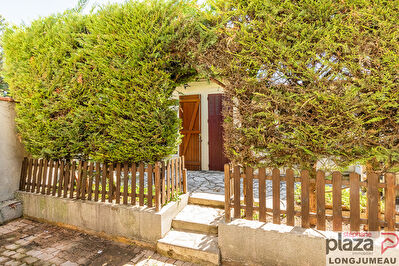 Petite maison avec terrasse