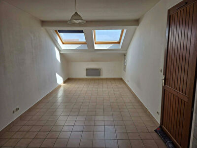 Appartement La Ville Du Bois 1 pièce 21.77 m2