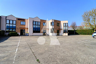 Local commercial de 728 m² avec revenus locatifs / Opportunité investisseur à Boissy-l'Aillerie BOISSY L AILLERIE