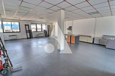 Local commercial de 728 m² avec revenus locatifs / Opportunité investisseur à Boissy-l'Aillerie BOISSY L AILLERIE photo 3
