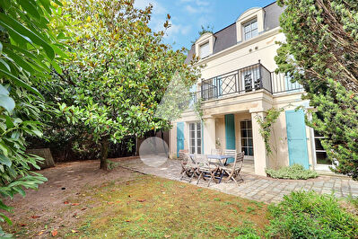 CERGY PORT - MAISON DE 230 m² AVEC GARAGE ET FORT POTENTIEL CERGY