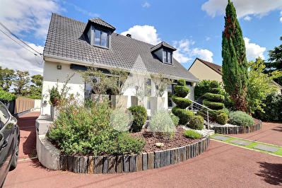 Maison familiale 125 m² avec suite parentale, sous-sol aménageable et SPA de nage - Éragny ERAGNY