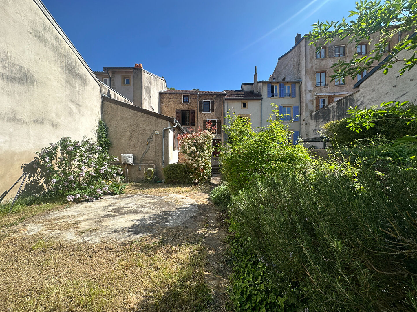 Photo du bien : Immeuble 8 pièces 197 m2